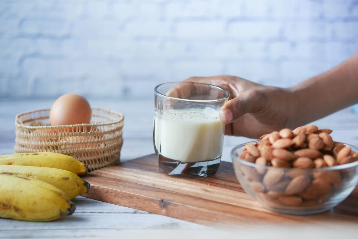 Common trigger foods: milk, eggs, almonds and bananas